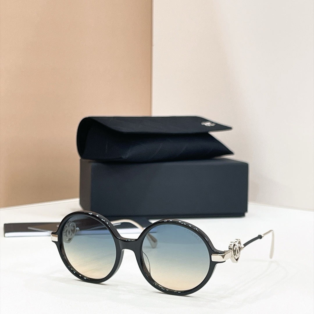 Chanel Sunglasses - Model CH-03