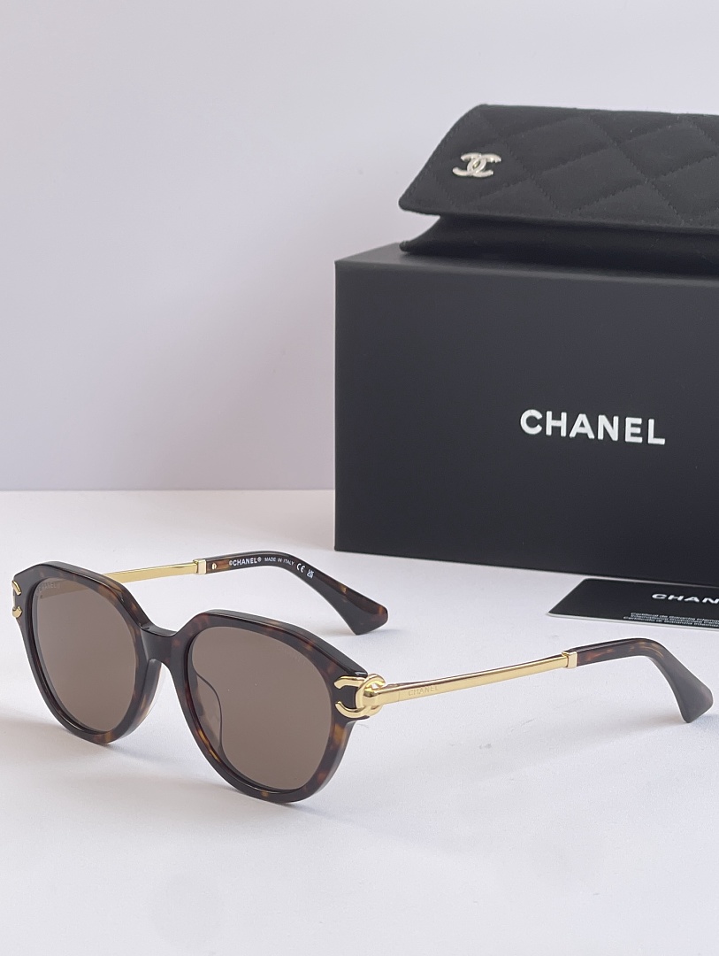 Chanel Sunglasses - Model CH-05