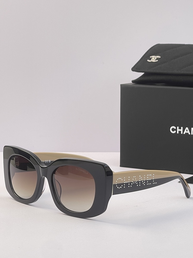 Chanel Sunglasses - Model CH-07