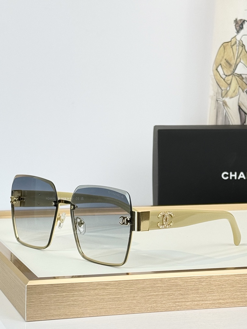 Chanel Sunglasses - Model CH-15