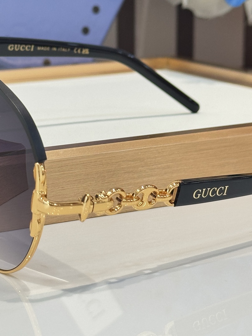 Gucci Sunglasses - Model GC-04