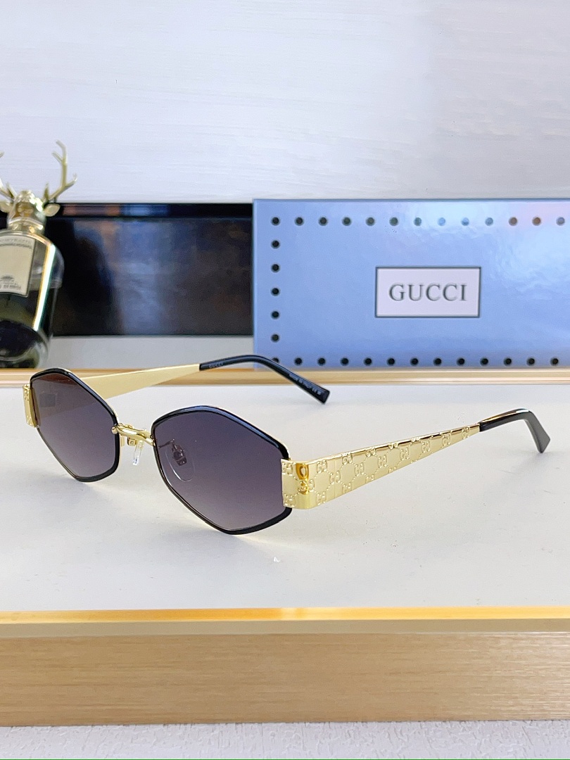 Gucci Sunglasses - Model GC-05