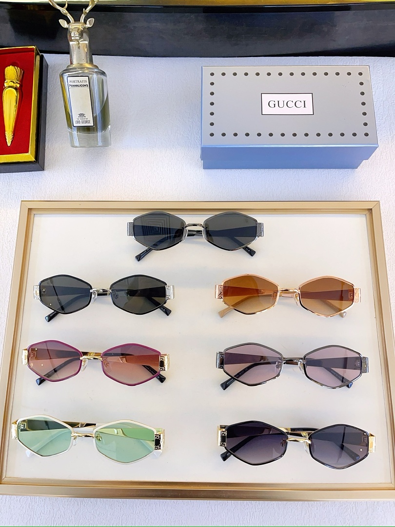 Gucci Sunglasses - Model GC-06