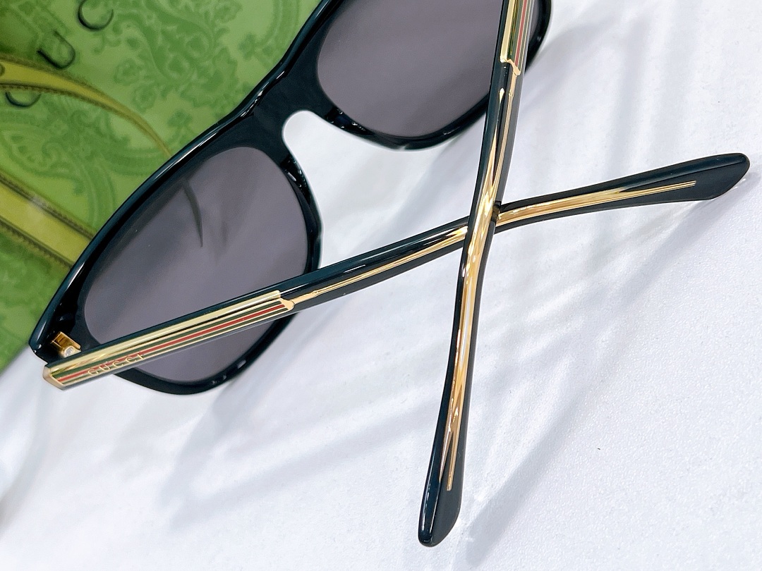 Gucci Sunglasses - Model GC-12