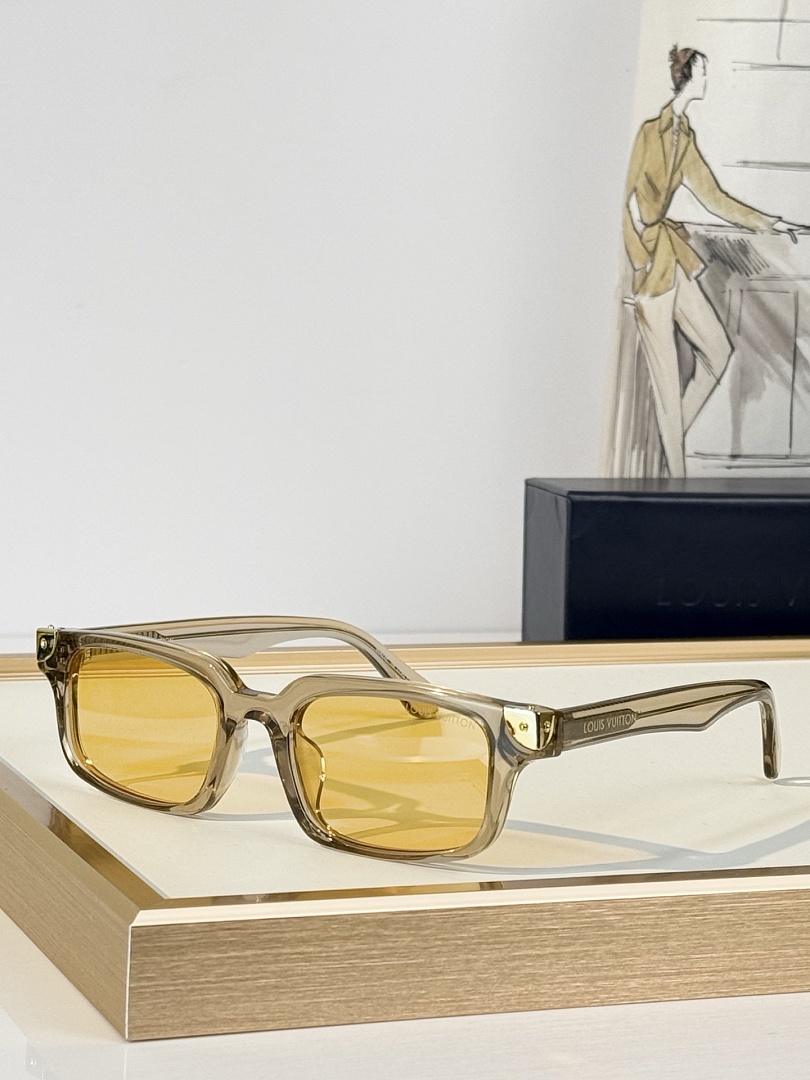 Louis Vuitton Sunglasses - Model LV-03