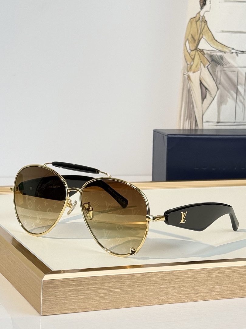 Louis Vuitton Sunglasses - Model LV-08