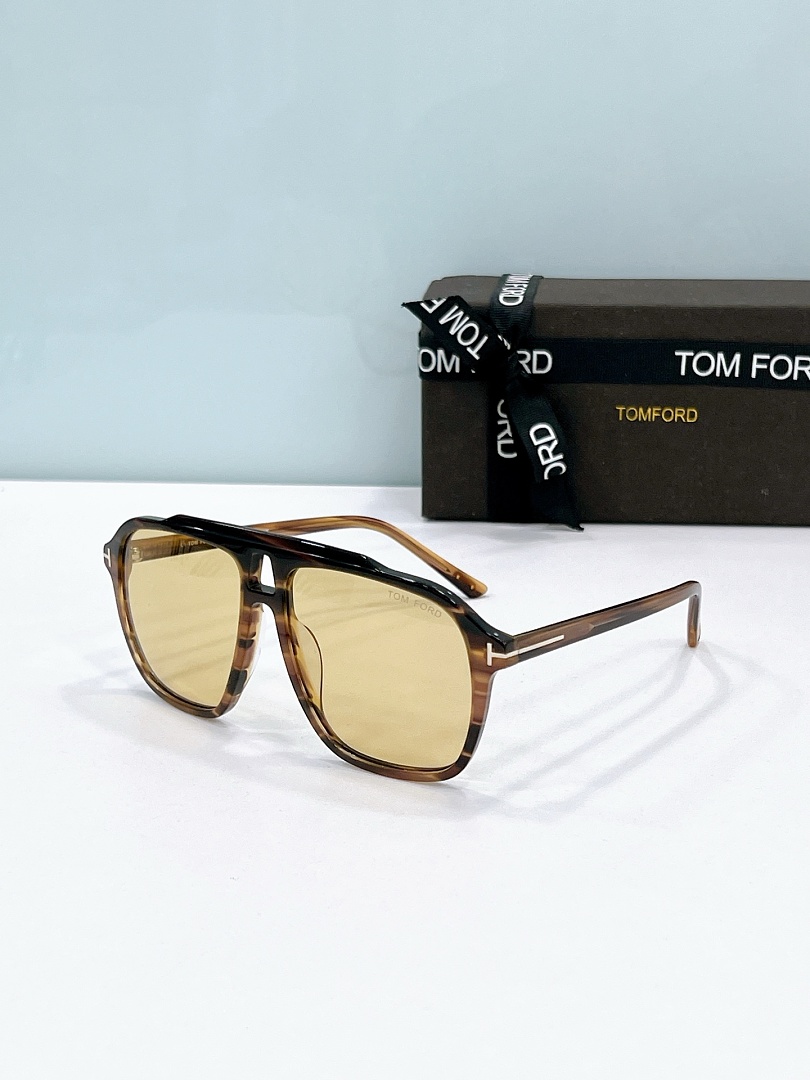 Tom Ford Sunglasses - Model TF-04