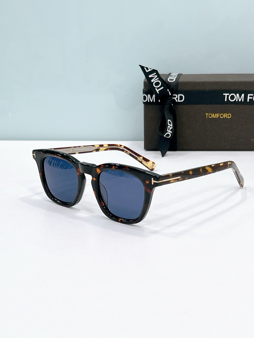 Tom Ford Sunglasses - Model TF-06