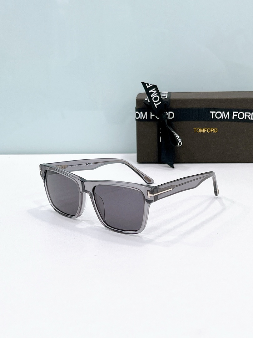 Tom Ford Sunglasses - Model TF-10