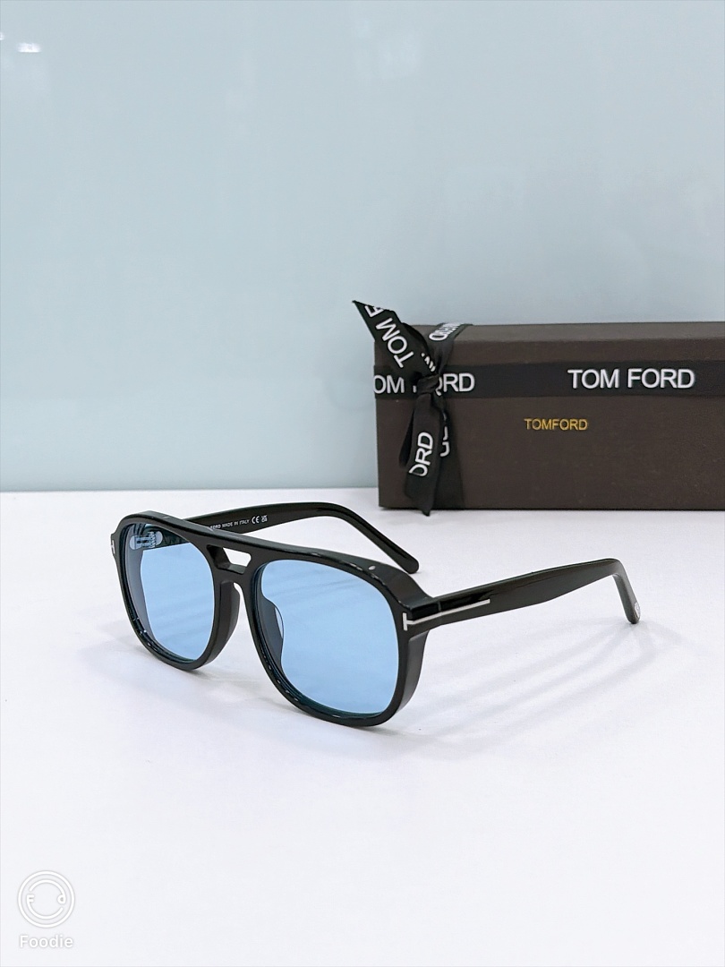 Tom Ford Sunglasses - Model TF-16