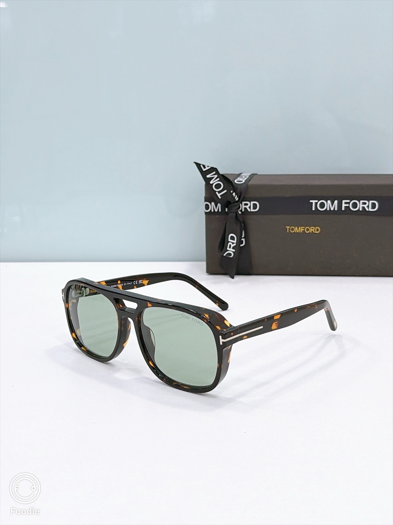 Tom Ford Sunglasses - Model TF-17